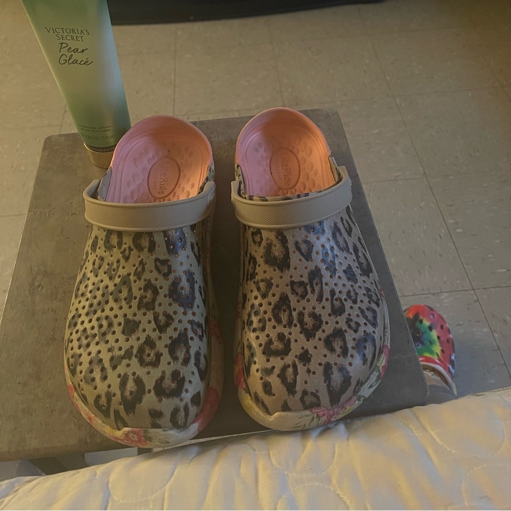 Crocs LiteRide Clogs Leopard Floral
